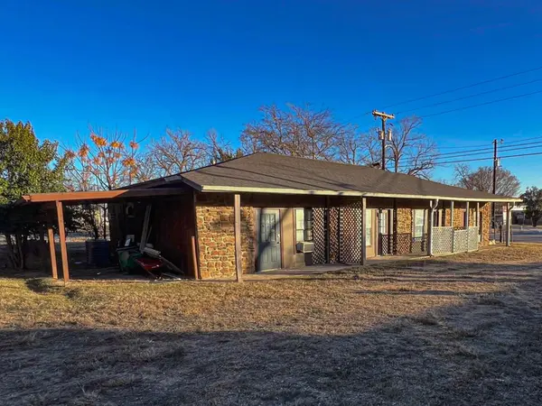 608 4th ST, Blanco, TX 78606