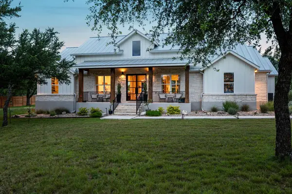 2009 Axis CIR, Fredericksburg, TX 78624