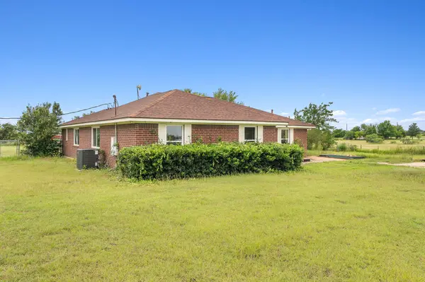 2050 County Road 129, Taylor, TX 76574
