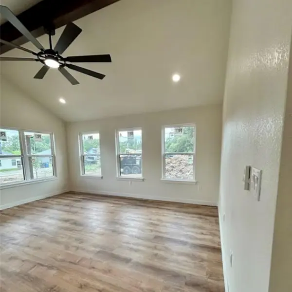 1127 Greenhill DR, Canyon Lake, TX 78133