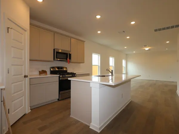 122 Heritage Forest PKWY, Dripping Springs, TX 78620