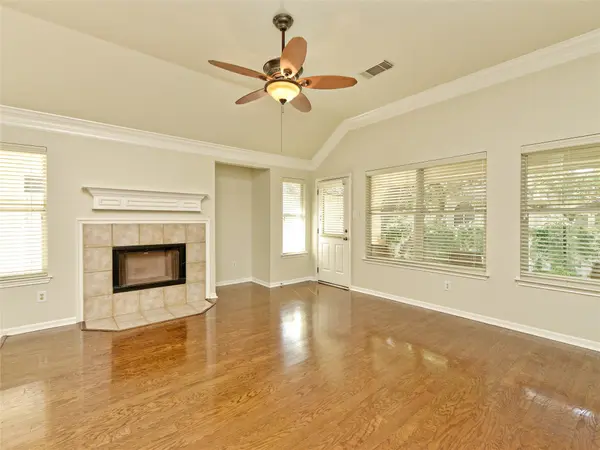 11 Troon DR, Austin, TX 78738