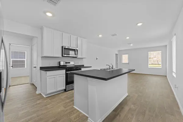 118 Schuenemann WAY, Uhland, TX 78640