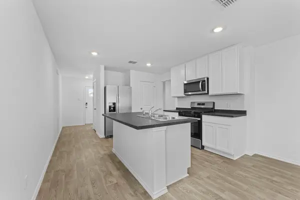 118 Schuenemann WAY, Uhland, TX 78640