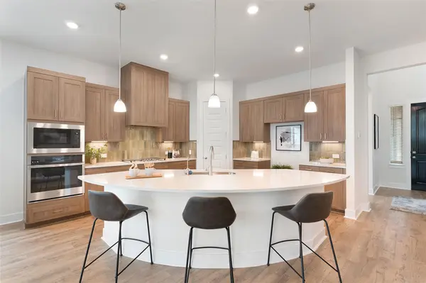 4304 College Square DR, Round Rock, TX 78665