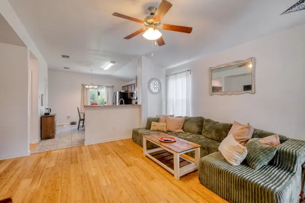 174 Falcon DR, Luling, TX 78648