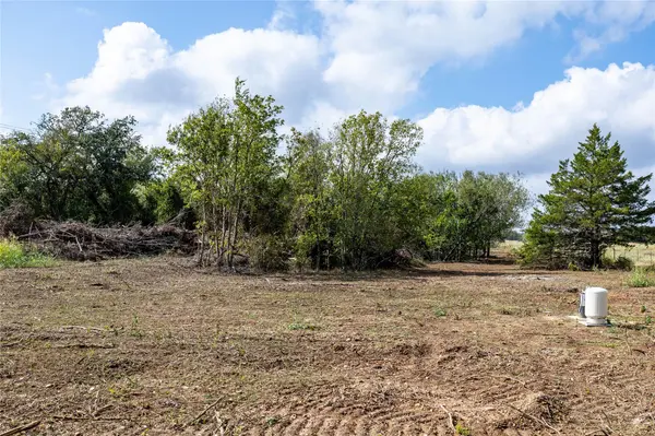 287 Sunset TRL, Luling, TX 78648