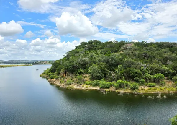 501 Coventry RD, Spicewood, TX 78669