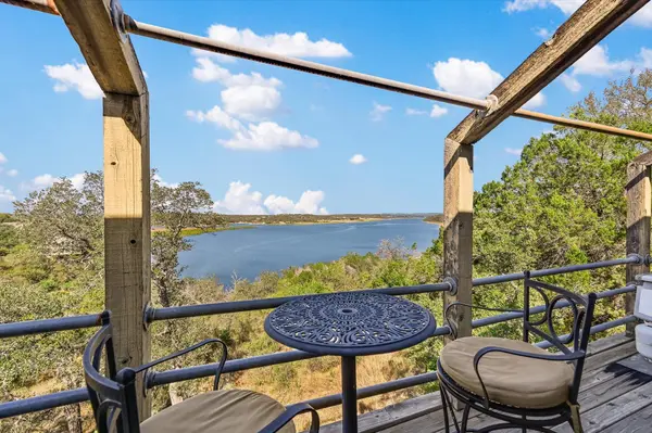 501 Coventry RD, Spicewood, TX 78669