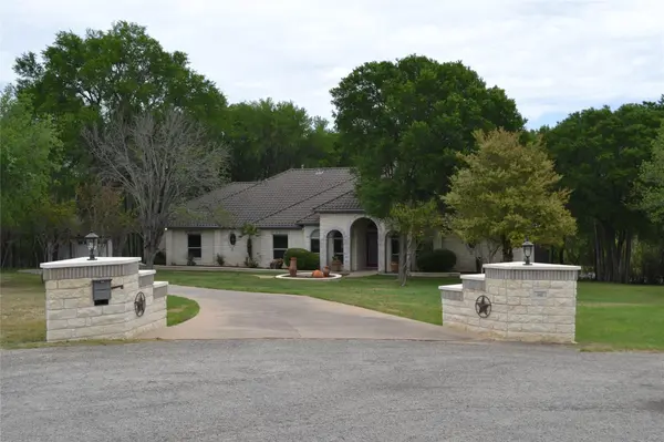 142 Llano CT, Cedar Creek, TX 78612