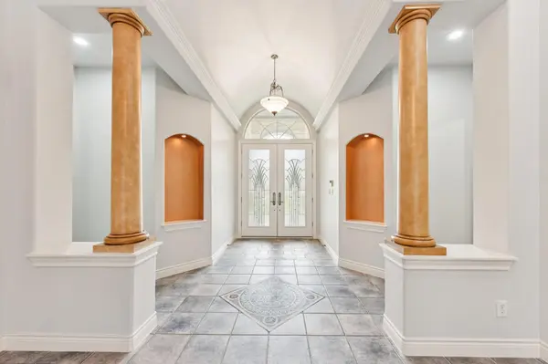 142 Llano CT, Cedar Creek, TX 78612
