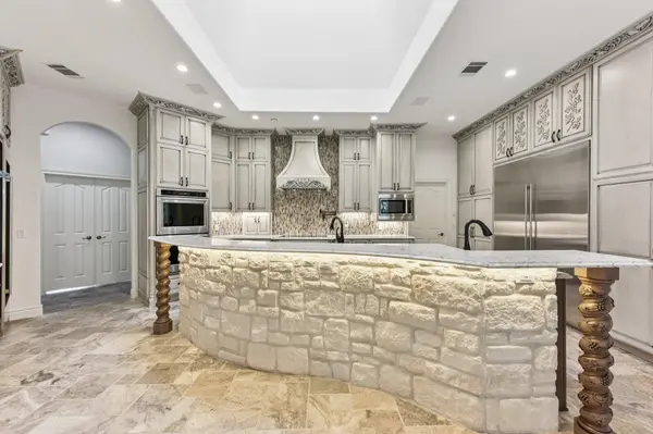 142 Llano CT, Cedar Creek, TX 78612