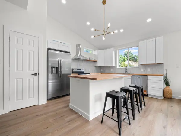 173 Kahalulu DR, Bastrop, TX 78602