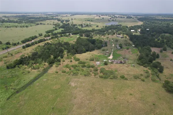 240 Cummings RD, Thorndale, TX 76577