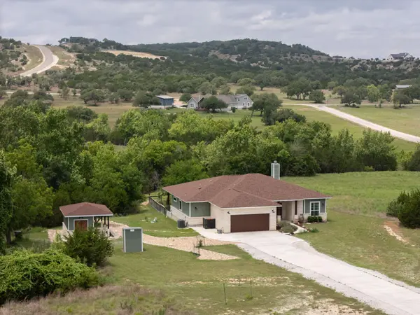 202 Falling Oak DR, Blanco, TX 78606