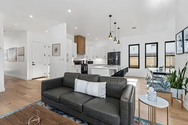 910 Tillery ST #A, Austin, TX 78702