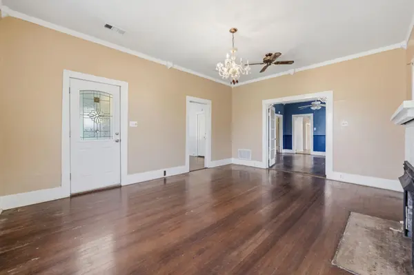 619 W Bell Ave, Rockdale, TX 76567