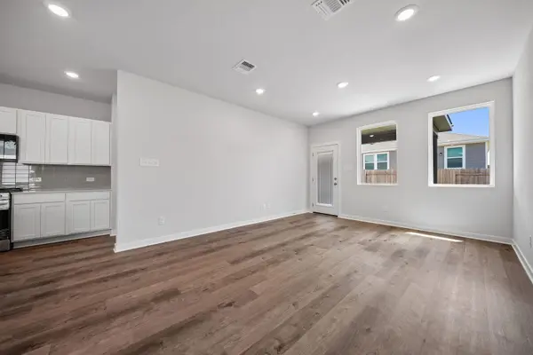 224 Escape WAY, Jarrell, TX 76537