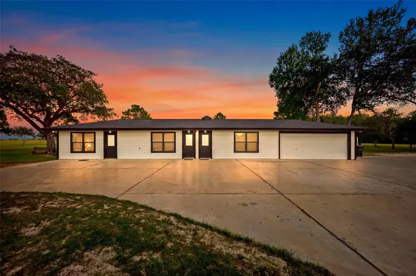 5523 Ehrman Lake LN, Wallis, TX 77485