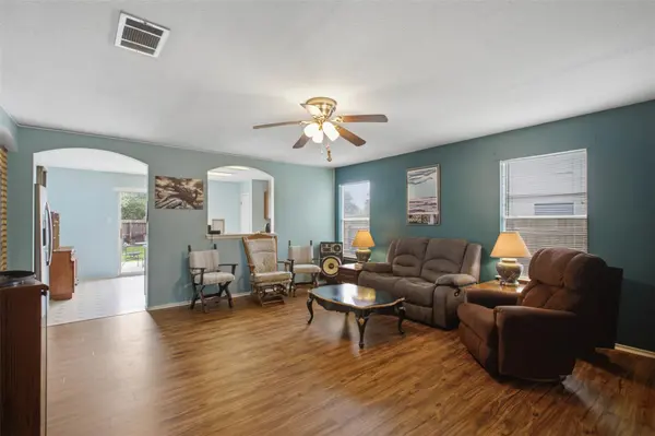718 Blair Ave, Bastrop, TX 78602