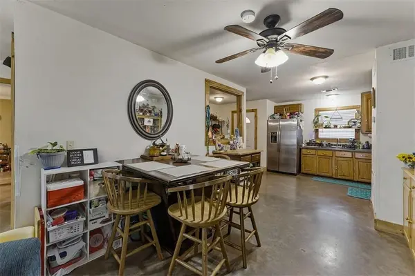 234 Park DR, La Grange, TX 78945