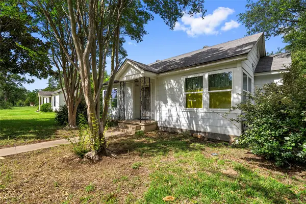 513 N Avenue F, Elgin, TX 78621