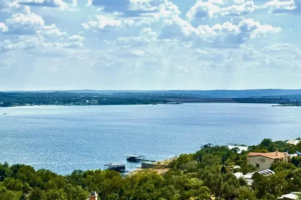 14000 & 14002 Skyline DR, Austin, TX 78732