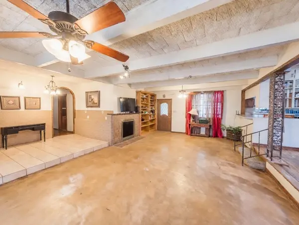 9262 N Highway 77, Lexington, TX 78947