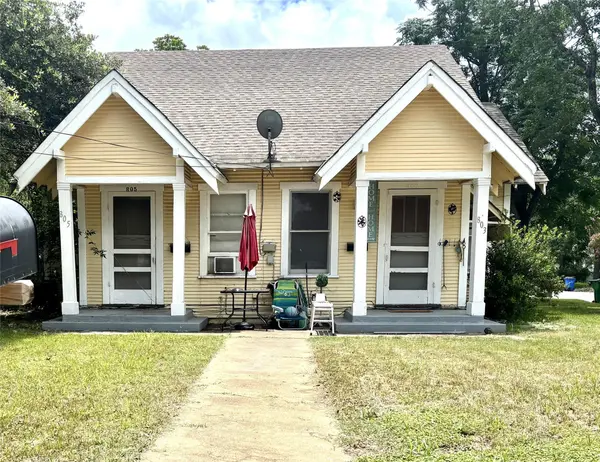 803 Elm ST, Seguin, TX 78155
