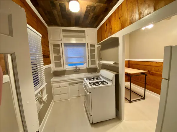 803 Elm ST, Seguin, TX 78155