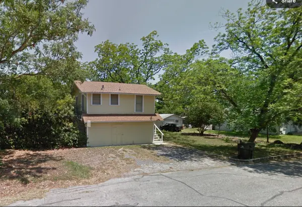 803 Elm ST, Seguin, TX 78155