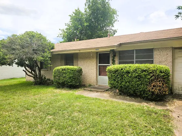 1203 Curry Ave, Copperas Cove, TX 76522