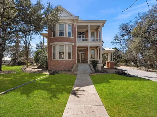372 Magazine Ave, New Braunfels, TX 78130