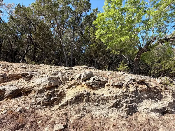 124 Calhoon CT, Canyon Lake, TX 78133