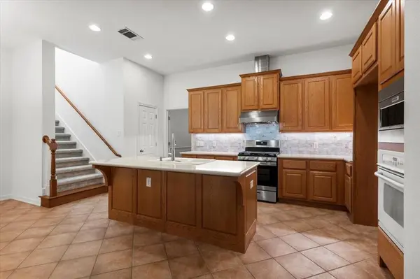 2127 Clear Lake PL, Round Rock, TX 78665