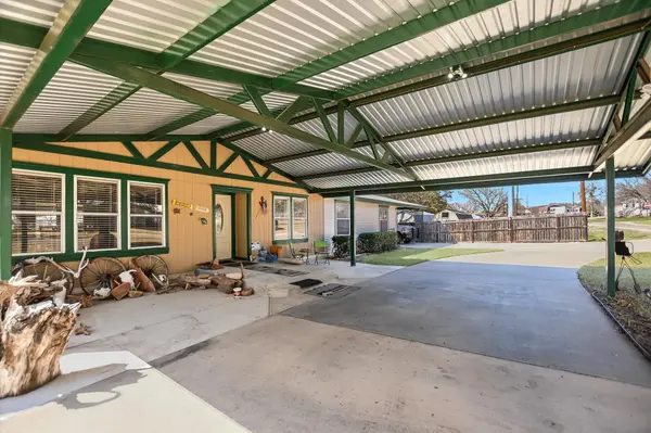 100 Highline Cutoff, Kingsland, TX 78639