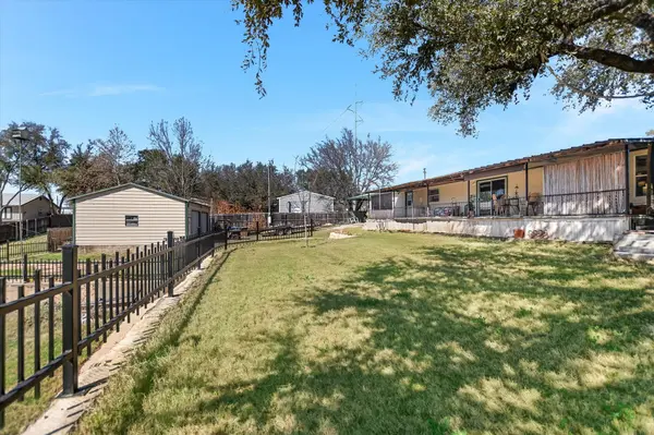100 Highline Cutoff, Kingsland, TX 78639