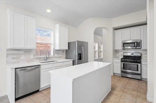 1404 Augusta Bend DR, Hutto, TX 78634