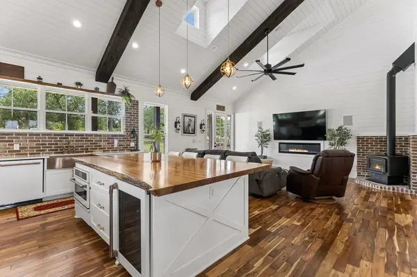 143 W Tanglebriar CT, Bastrop, TX 78602