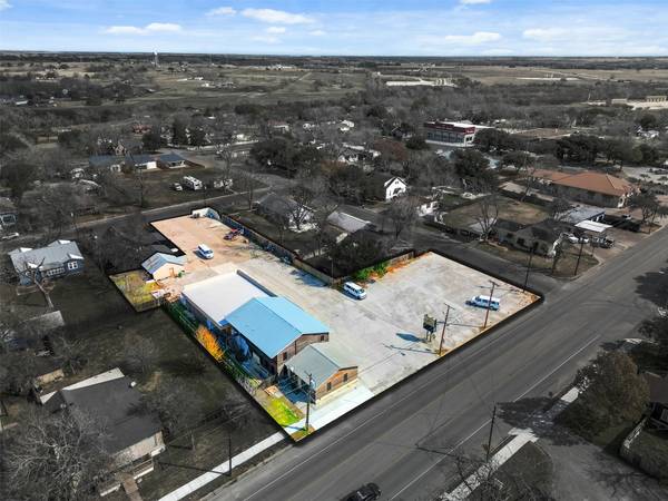 317 N Avenue E, Shiner, TX 77984