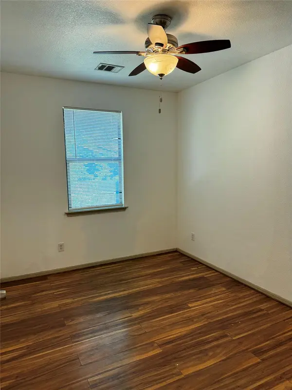 8901 Parkfield DR, Austin, TX 78758