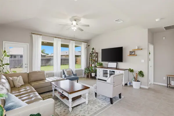 8104 Rosano ST, Round Rock, TX 78665