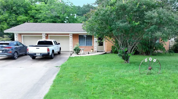 606 E Liberty Ave, Round Rock, TX 78664