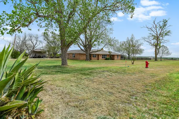 1601 CR 463 (and CR 465), Elgin, TX 78621
