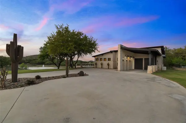 101 Rolling Hills RD, Blanco, TX 78606