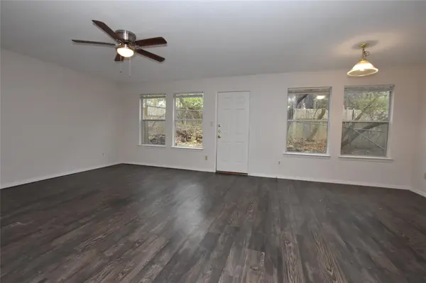 921-923 Sagewood TRL, San Marcos, TX 78666
