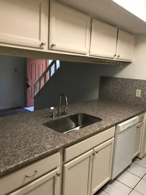 9102 Sedgemoor TRL #B, Austin, TX 78748