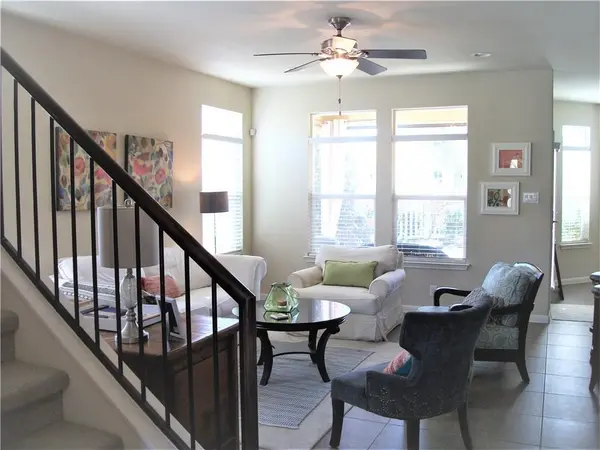 933 Heritage Springs TRL, Round Rock, TX 78664