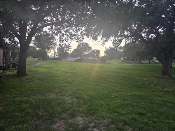 203 W Lakeshore DR, Sunrise Beach, TX 78643