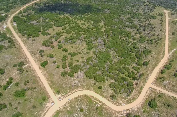 140 Longview LN, San Saba, TX 76877